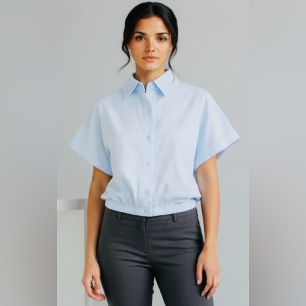 NWOT Forever21 SZ S sky blue button up crop top w/elasticized waistband/bust 38”
